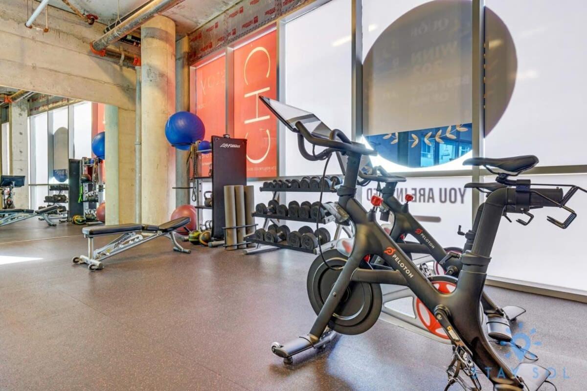 Costa - Worth Traveling - Rooftop Pool- Gym Hollywood