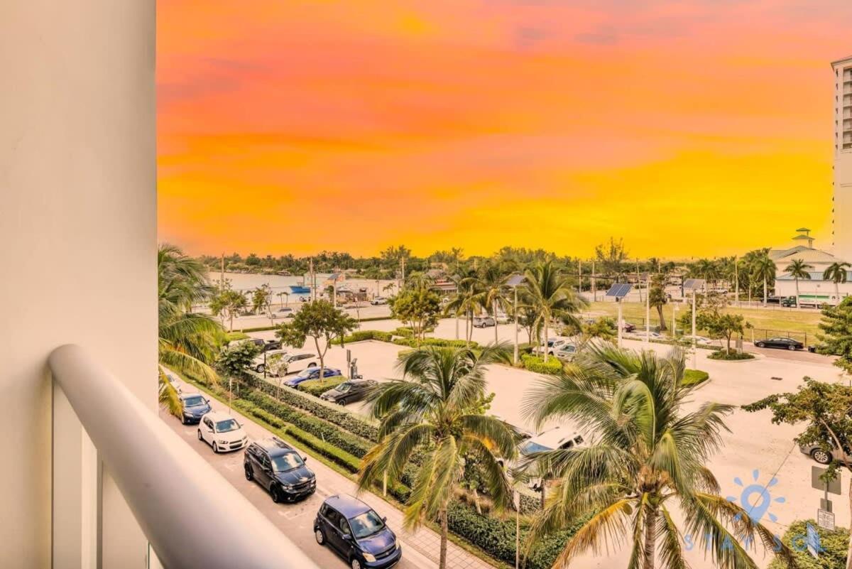 Costa - Worth Traveling - Rooftop Pool- Gym Apartment *